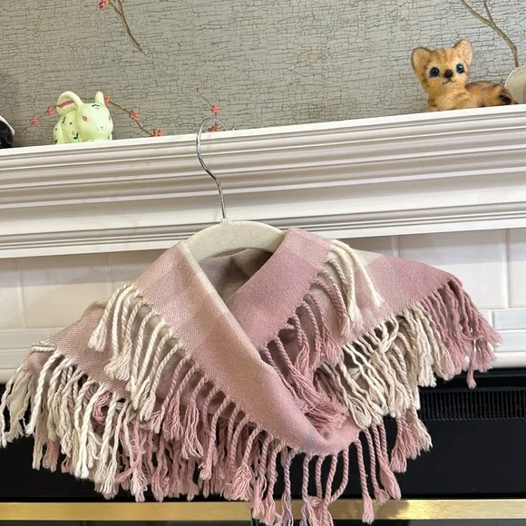 Burberry Vintage 100% Cashmere Made in Scotland Long Scarf w/two-sided fringe - Picture 10 of 12